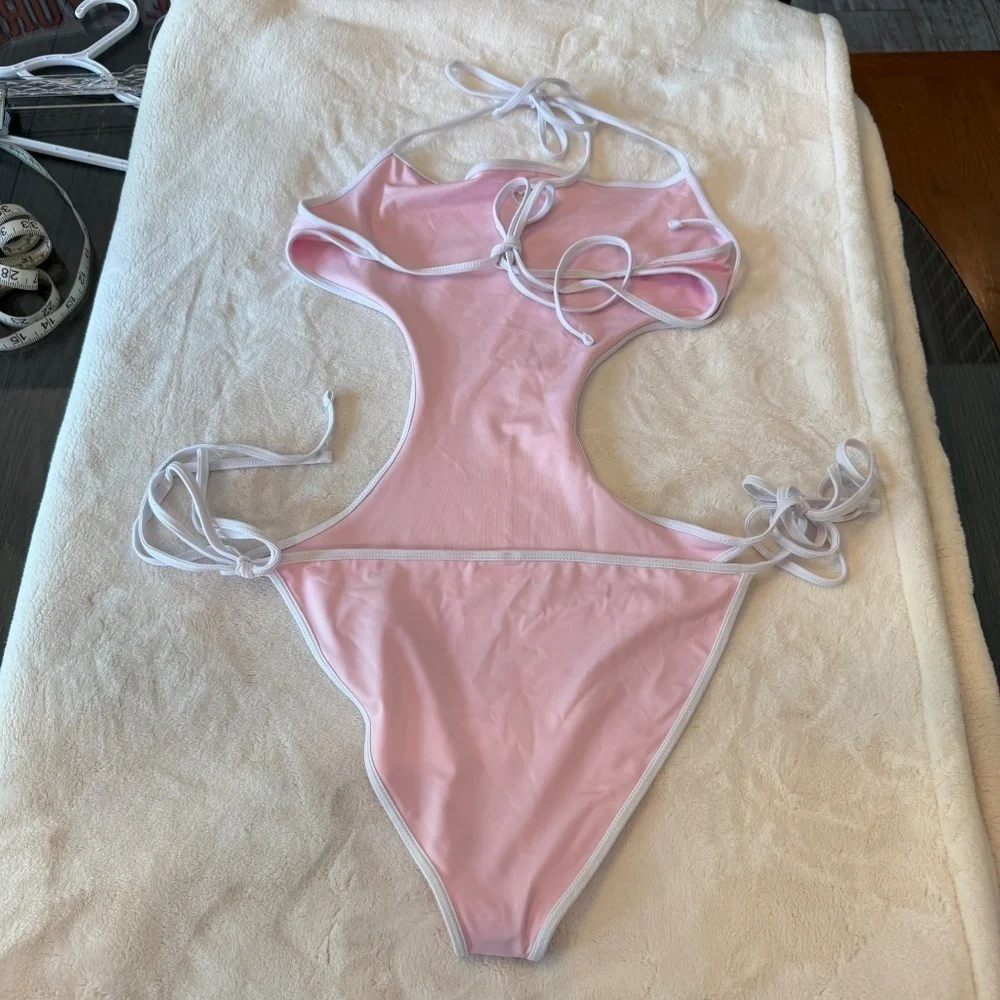 New! Frankie’s Bikinis Amalia One Piece Monokini Pink Heart 45647